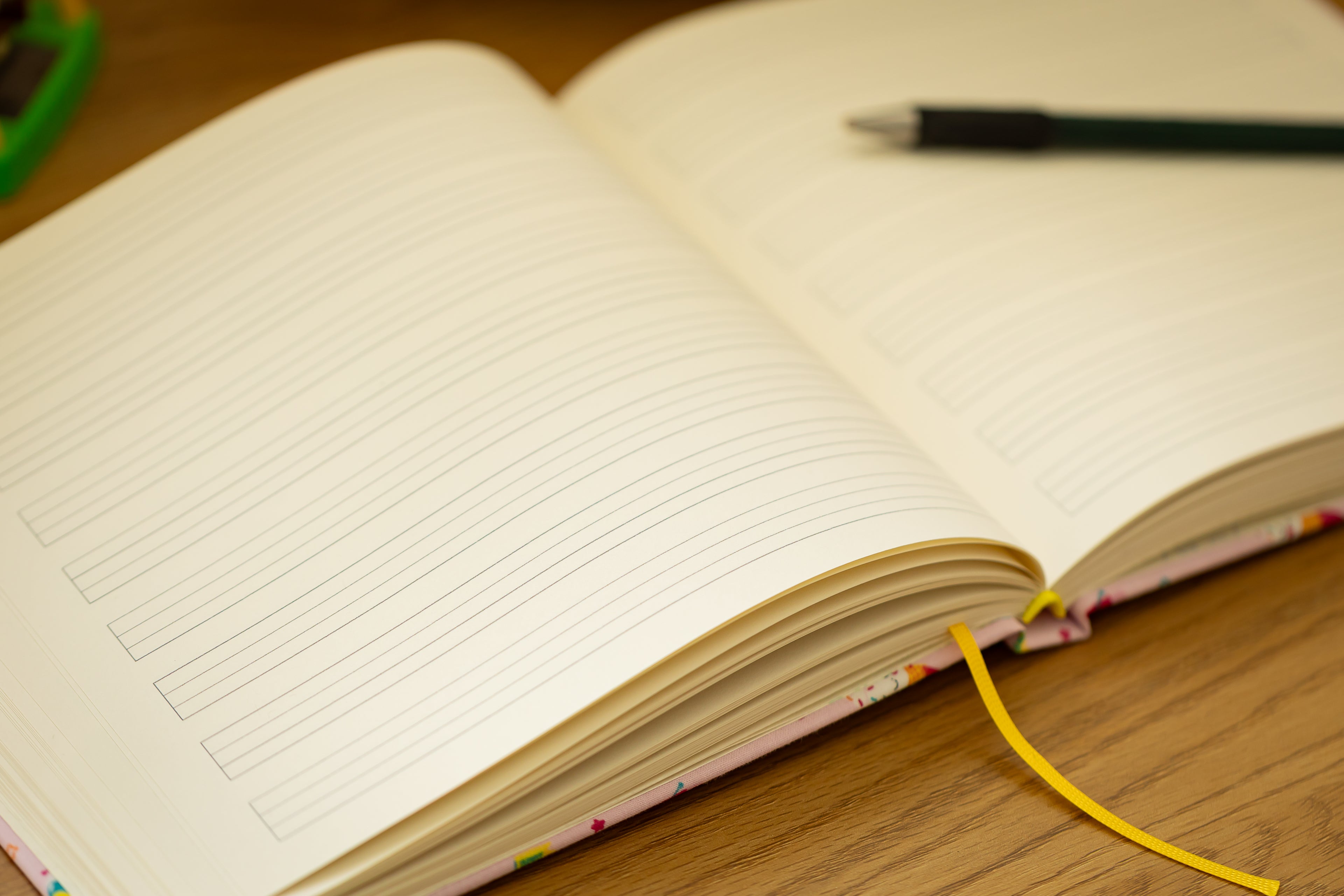 Handgebundenes Notiz-/Malbuch mit Süßigkeitenmuster