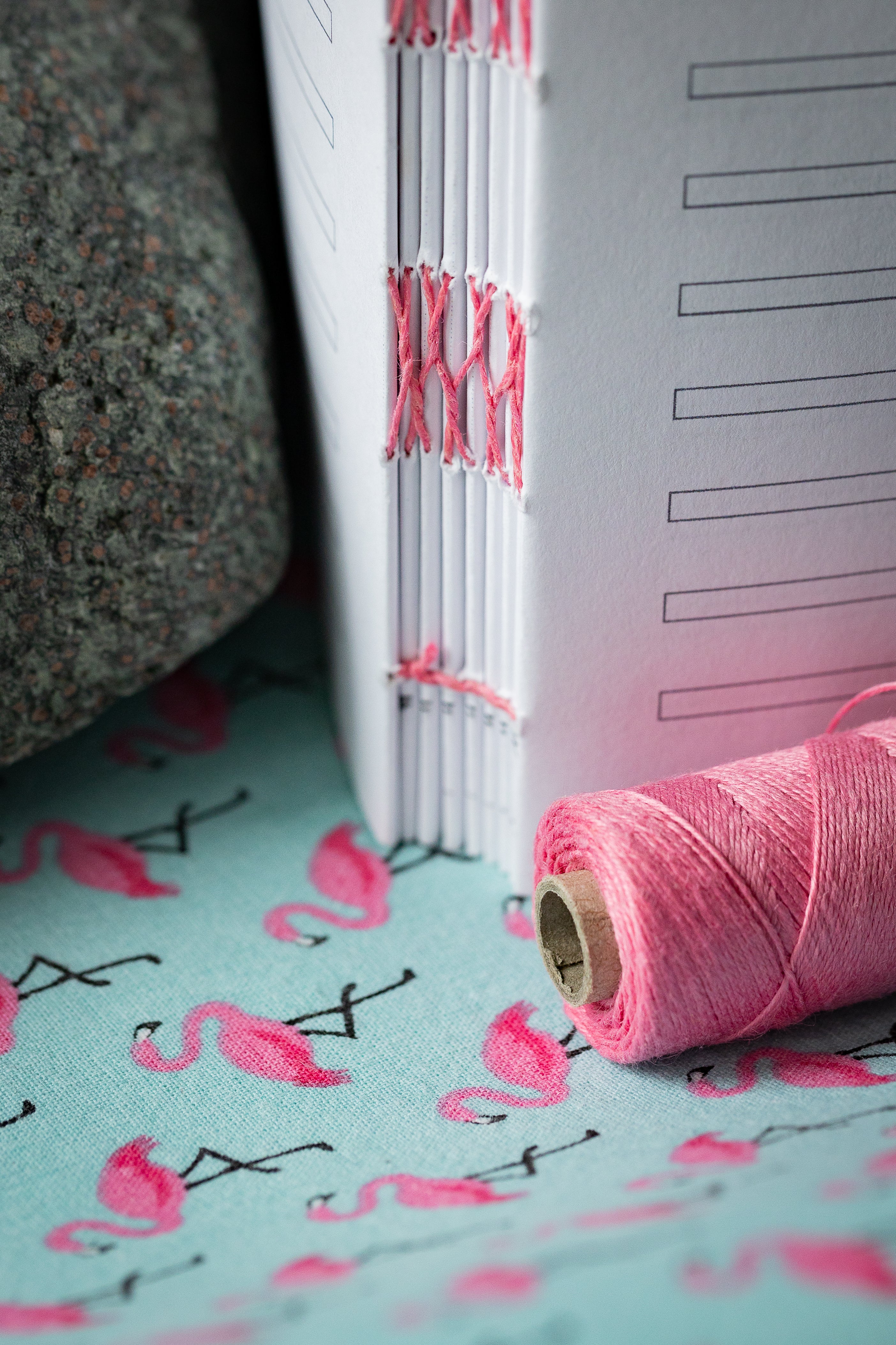 Handgebundenes Notiz-/Malbuch mit Flamingomuster