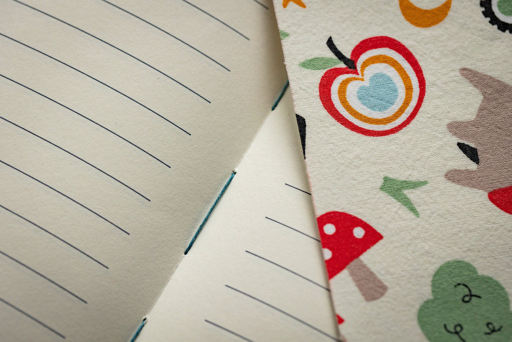 Handgebundenes Notiz-/Malbuch mit Spielzeugmuster