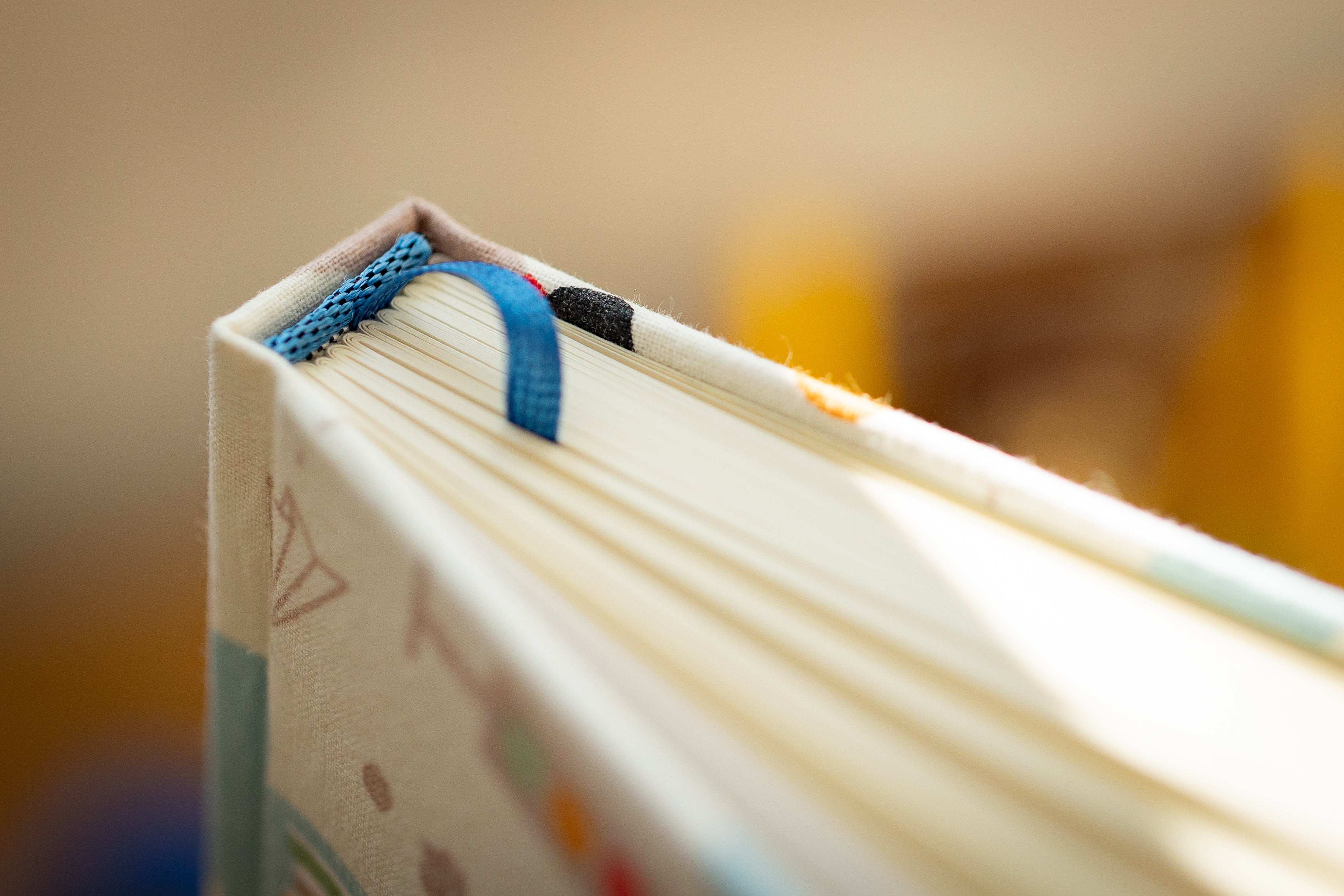 Handgebundenes Notiz-/Malbuch mit Spielzeugmuster